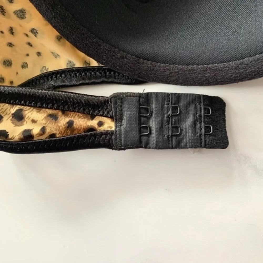 Maidenform Wirefree Plunging Leopard Print Bra 34C